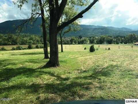 3557 Wears Valley Road, Sevierville, TN 37862