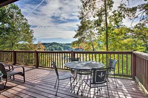 910 Laurel Lick Road, Pigeon Forge, TN 37863