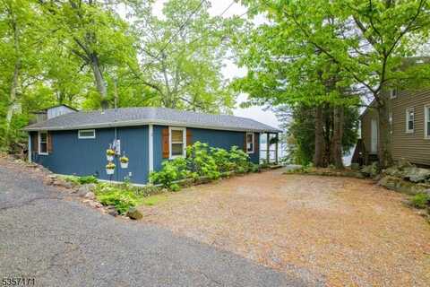 2 Knollwood Pl, Hopatcong, NJ 07821