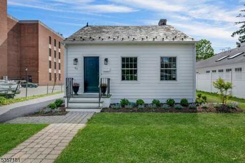 25 MAPLE AVENUE, Morristown, NJ 07960
