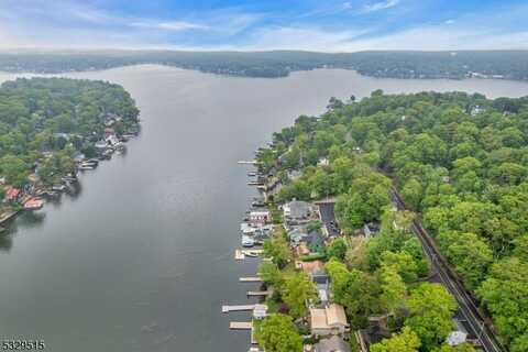 413b Lakeside Blvd, Hopatcong, NJ 07843