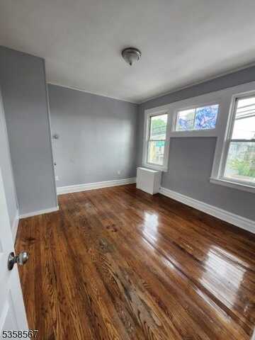 460 Grove St, Irvington, NJ 07111