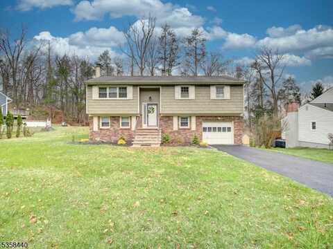 10 Hemlock Dr, Franklin, NJ 07416