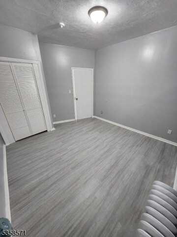 460 Grove St, Irvington, NJ 07111