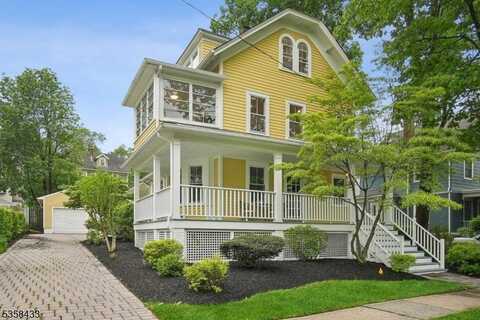 5 Doremus St, Summit, NJ 07901