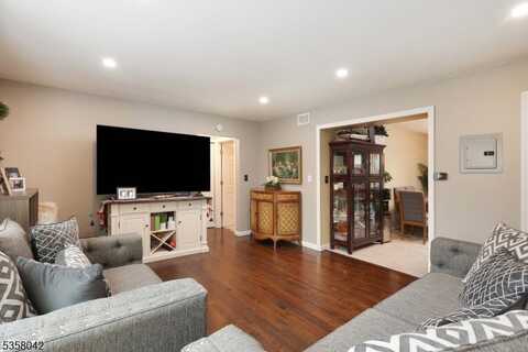 18 Judson Street Apt 11A, Edison, NJ 08837