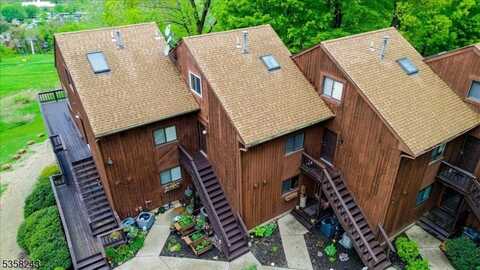 3 Telemark Dr, Vernon, NJ 07462