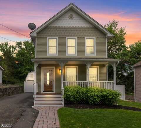 16 Jefferson St, Rockaway Boro, NJ 07866