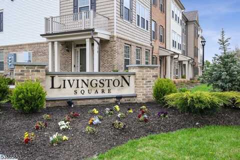 24 Gala Ct, Livingston, NJ 07039