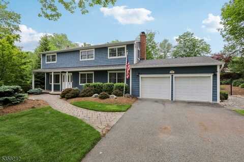 99 Algonquin Trl, Oakland, NJ 07436