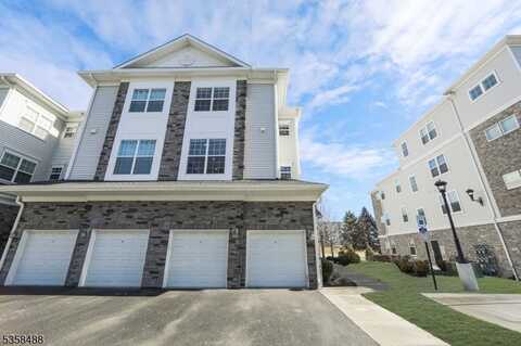 17 Veterans Way, Plainsboro, NJ 07950
