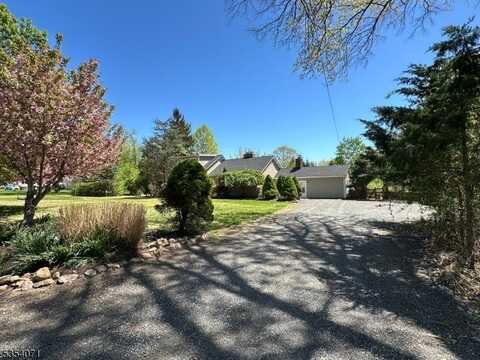 120 Kosciuszko Rd, Readington, NJ 08889