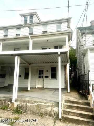 105 W Ridge Street, Nesquehoning, PA 18240