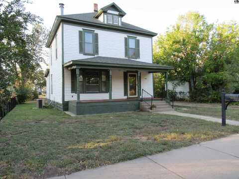 709 E 1st Ave, Hutchinson, KS 67501