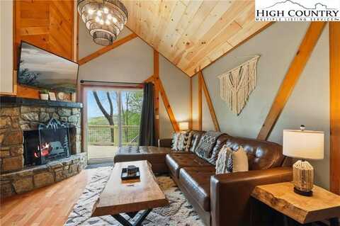 101 Fawn Lane, Beech Mountain, NC 28604