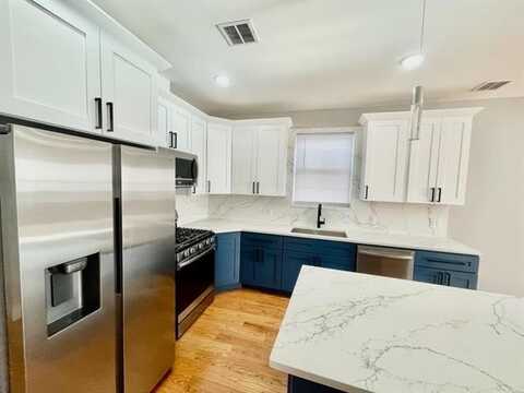 78 ARMSTRONG AVE, JC, Bergen-Lafayett, NJ 07305