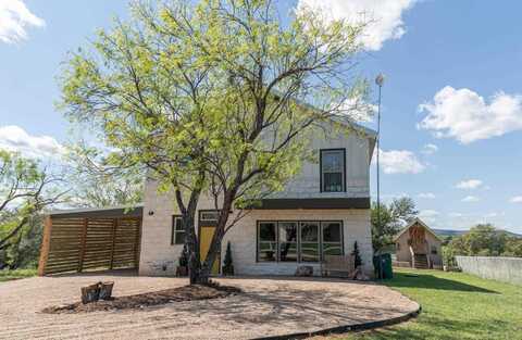 6810 River Oaks Dr, Kingsland, TX 78639