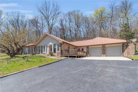 6286 T Highway, Camden, MO 64017