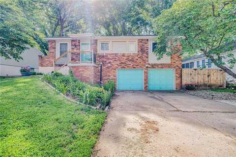 808 NW Oxford Drive, Blue Springs, MO 64015