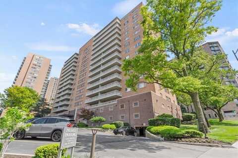 310 W 49th Street, Kansas City, MO 64112
