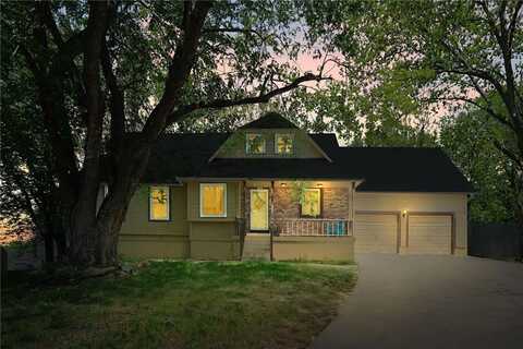 1805 SW Westview Circle, Blue Springs, MO 64015