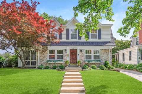 23 W Winthrope Road, Kansas City, MO 64113