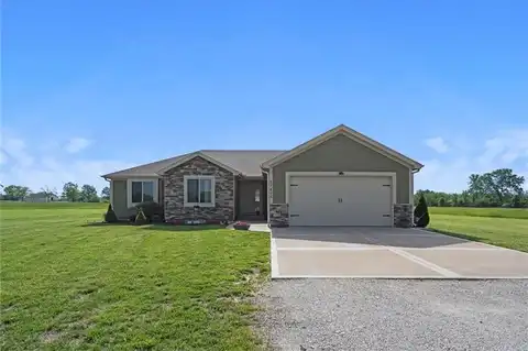 27805 S Walker Road, Harrisonville, MO 64701