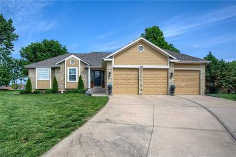 748 SW Windsong Circle, Lees Summit, MO 64082