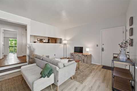 470 W 104th Street, Kansas City, MO 64114