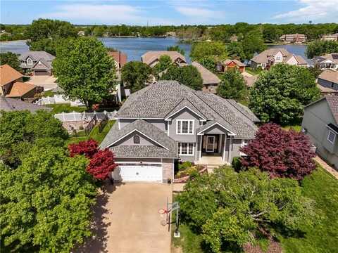 414 Bayview Drive, Raymore, MO 64083