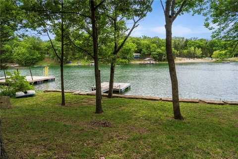 358 Lakeside Drive, La Cygne, KS 66040