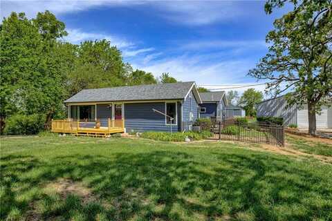 13750 Woodend Road, Bonner Springs, KS 66012