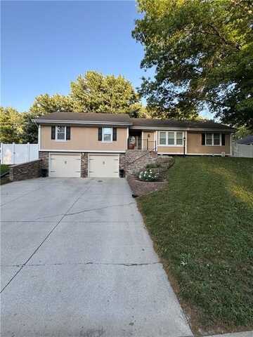 3137 Lakeview Circle, Leavenworth, KS 66048