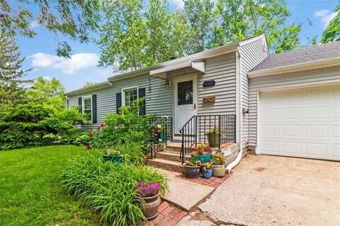 8555 Hiawatha Road, Kansas City, MO 64114