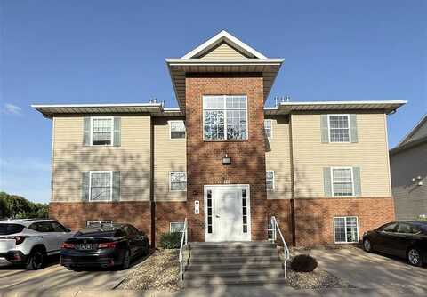 10 Cherry Ct, NorthLiberty, IA 52317