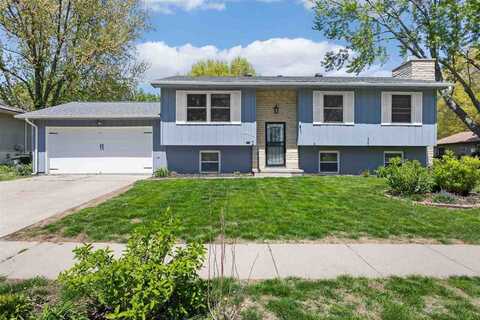 1922 Grantwood Dr, IowaCity, IA 52240
