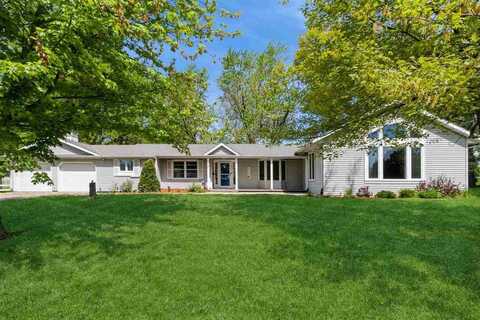 1035 Circle Drive, Wellman, IA 52356