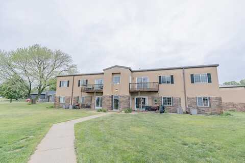 3 27th St 220, Spirit Lake, IA 51360