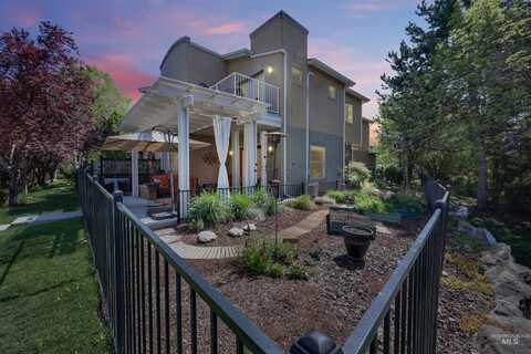 316 E Water Pocket Ln, Garden City, ID 83714