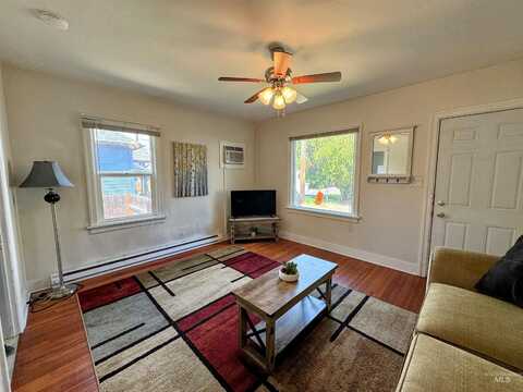 220-222 Glass Way, Lewiston, ID 83501