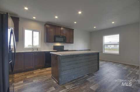 496 N Elm St, Vale, OR 97918