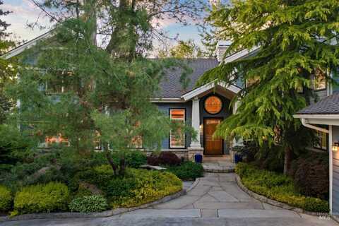 876 E Pennsylvania Ln, Boise, ID 83706