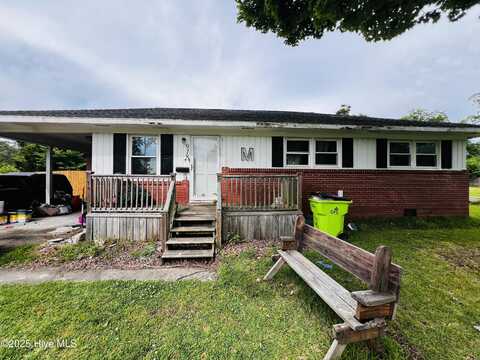 918 Greenfield Heights Boulevard, Havelock, NC 28532