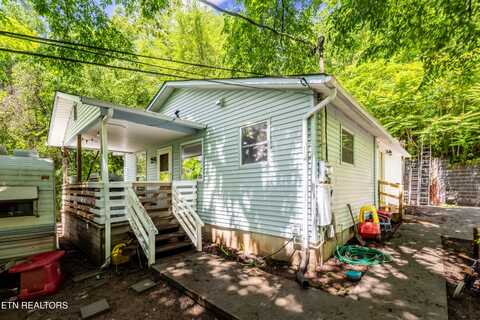 2839 Greenway Drive, Knoxville, TN 37918
