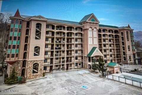 210 Roaring Fork Rd, Gatlinburg, TN 37738