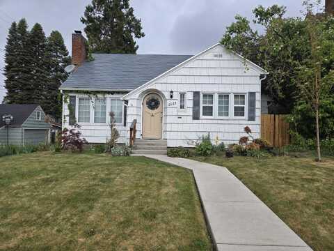 2025 Lawrence Street, Klamath Falls, OR 97601