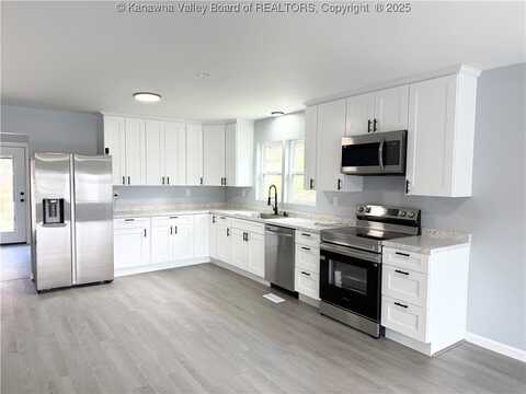202 Josephine Avenue, Madison, WV 25130
