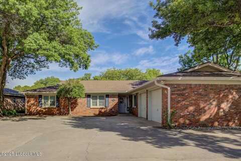 7902 Knoxville Avenue, Lubbock, TX 79423
