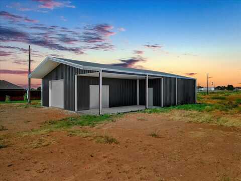 1614 Miller Street, Plains, TX 79355