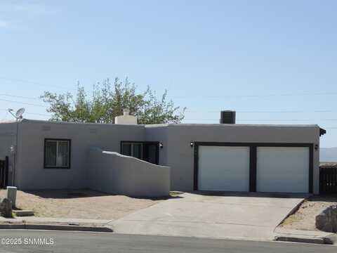740 Lariat Drive, Las Cruces, NM 88011